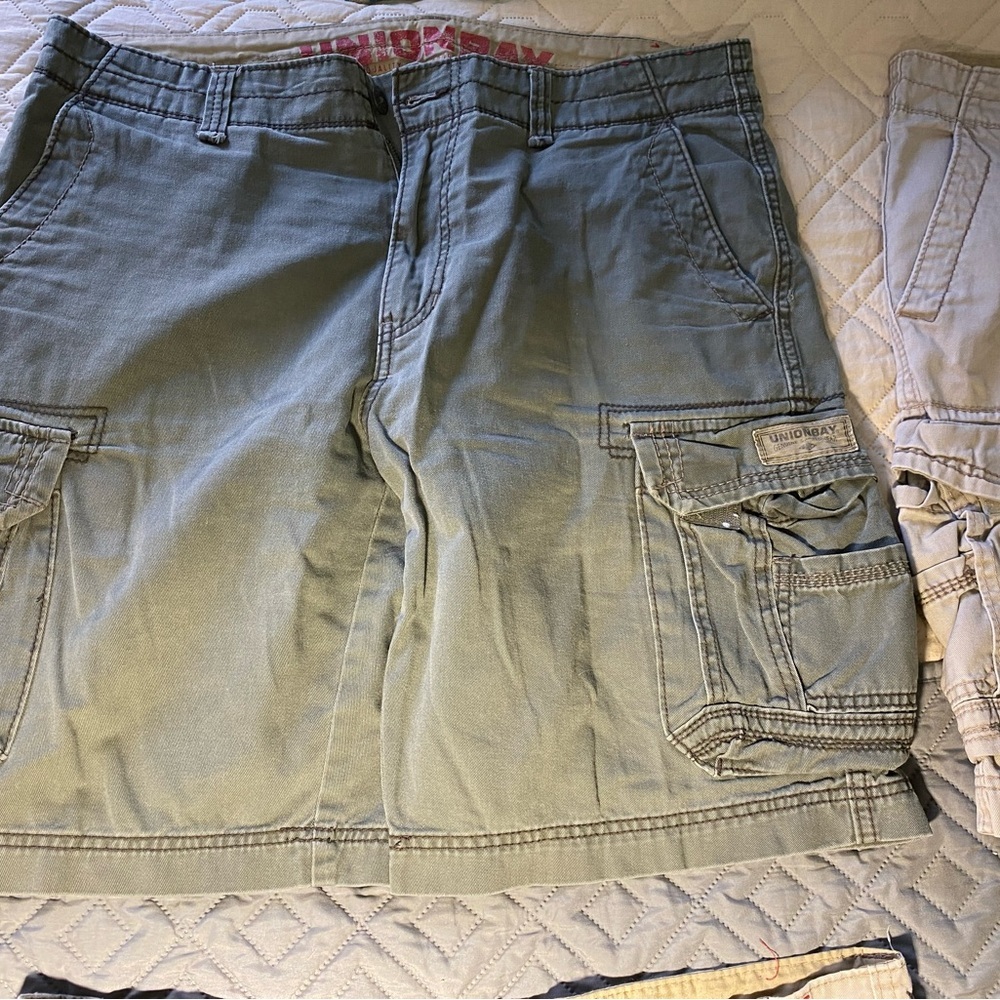 Set of 4 Unionbay Cargo Shorts - Picture 6 of 12